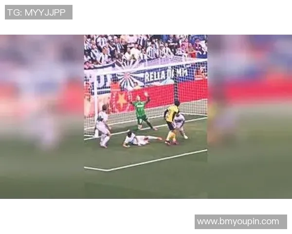 足球巨星云集聚会现场直播精彩纷呈球场外的友谊与热血碰撞